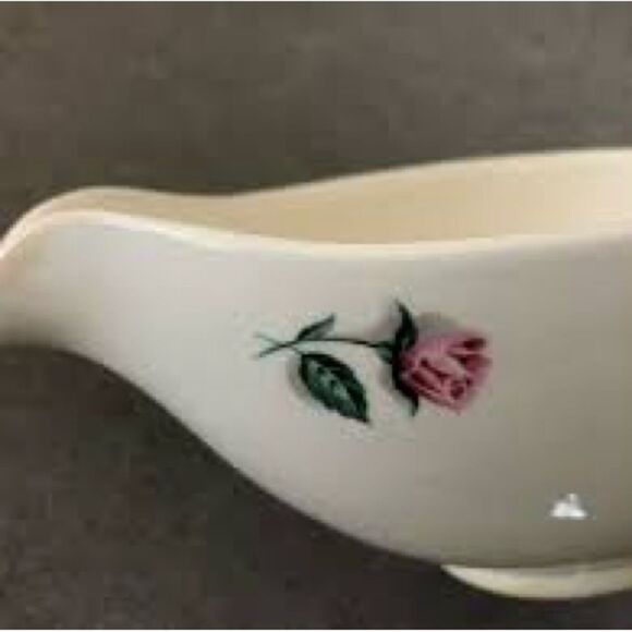 1950s Homer Laughlin / Household Institute Rhythm Rose Gravy Boat- Pink Roses - Picture 2 of 3
